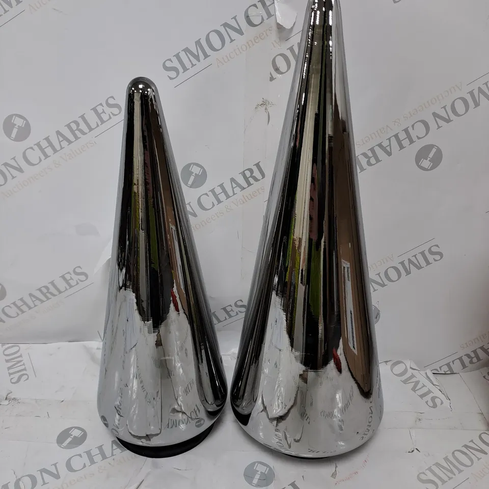 KELLY HOPPEN SET OF 2 INDOOR/OUTDOOR PRELIT GLASS DECOR - REFLECTIVE CONES