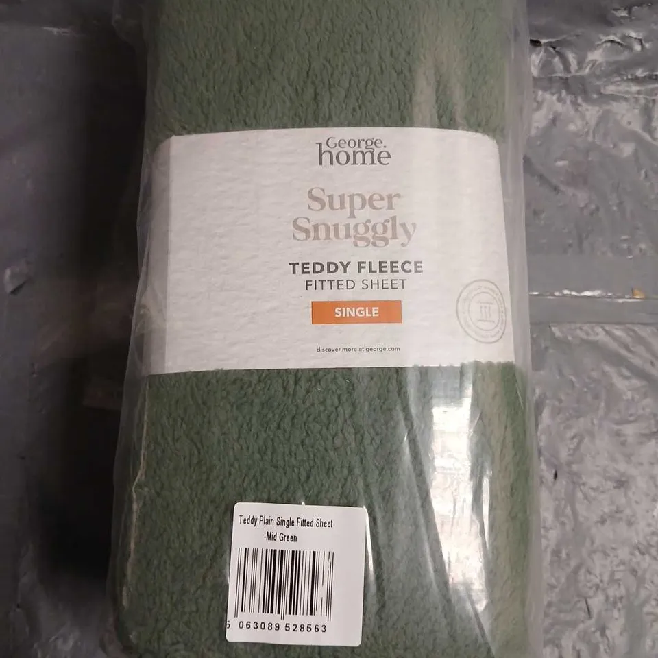 SUPER SNUGGLY SINGLE TEDDY FITTED SHEET IN GREEN