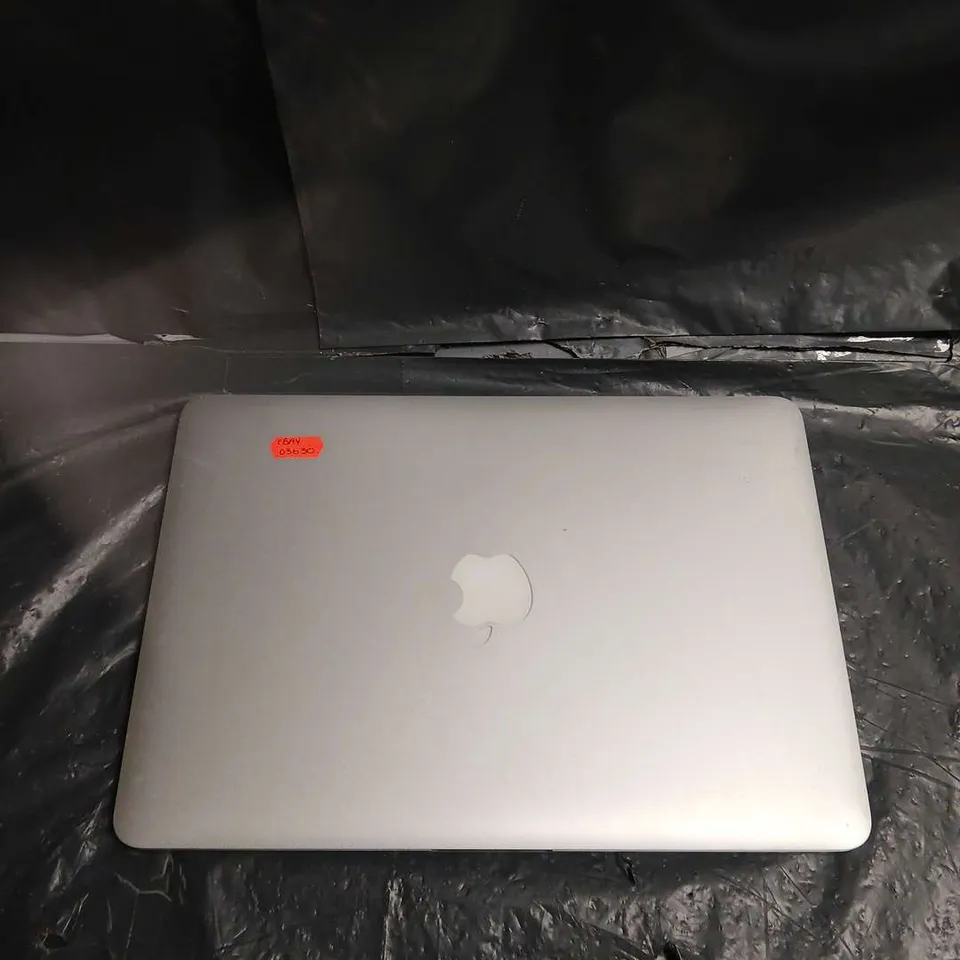 APPLE MACBOOK PRO 13-INCH SILVER LAPTOP – A1502 (EMC 2875)