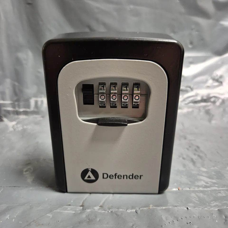 BOXED DEFENDER COMBINATION KEY SAFE