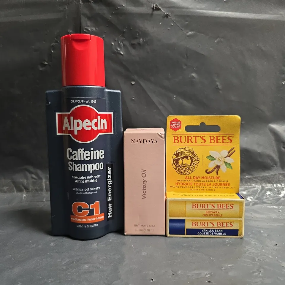 APPROXIMATELY 15 ASSORTED COSMETIC PRODUCTS TO INCLUDE BURT'S BEES, NAYDAYA, ALPECIN, ETC