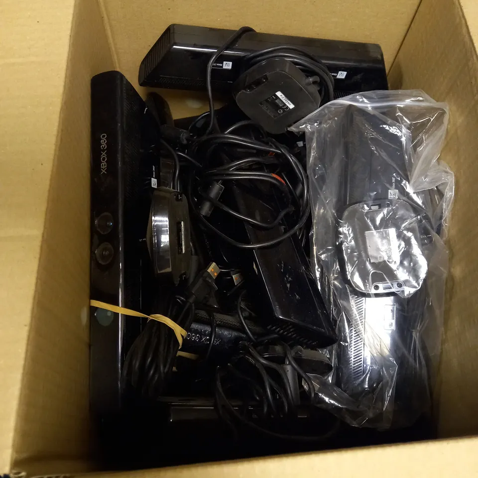 BOX APPROXIMATELY 10 XBOX 360 KINECTS