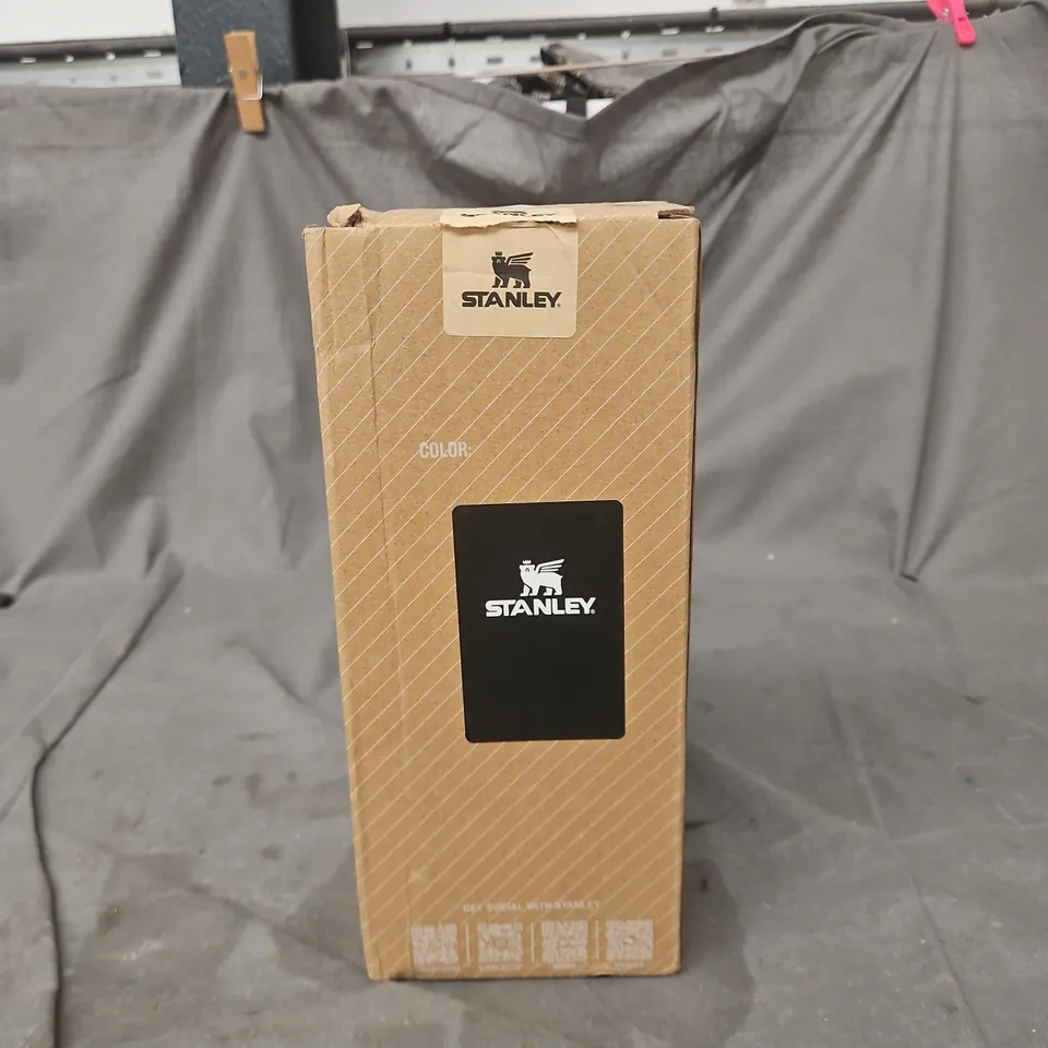 STANLEY VACUUM-INSULATED BOTTLE, BLACK WITH CARRY HANDLE – BOXED