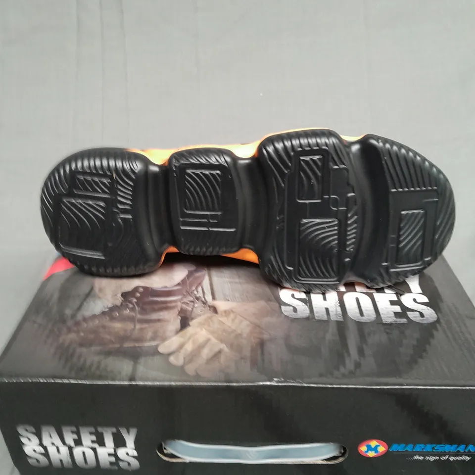 BOXED PAIR OF MARKSMAN SAFETY SHOES UK 8 