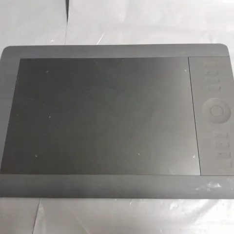 UNBOXED WACOM INTUOS 5 TOUCH PEN TABLET - PTH-650