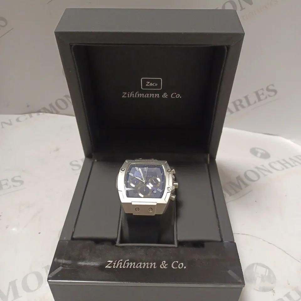 MEN’S ZIHLMANN & CO CHRONOGRAPH WATCH – MODEL ZC100 – STAINLESS STEEL CASE – BLUE DIAL WITH SUB DIALS – 5ATM WATER RESISTANT