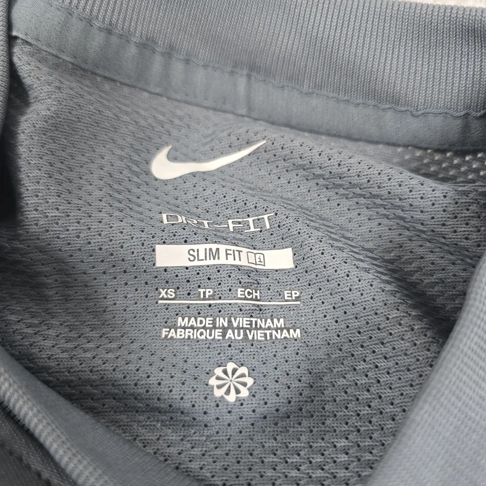 NIKE GREY/BLACK XS SLIM FIT T SHIRT
