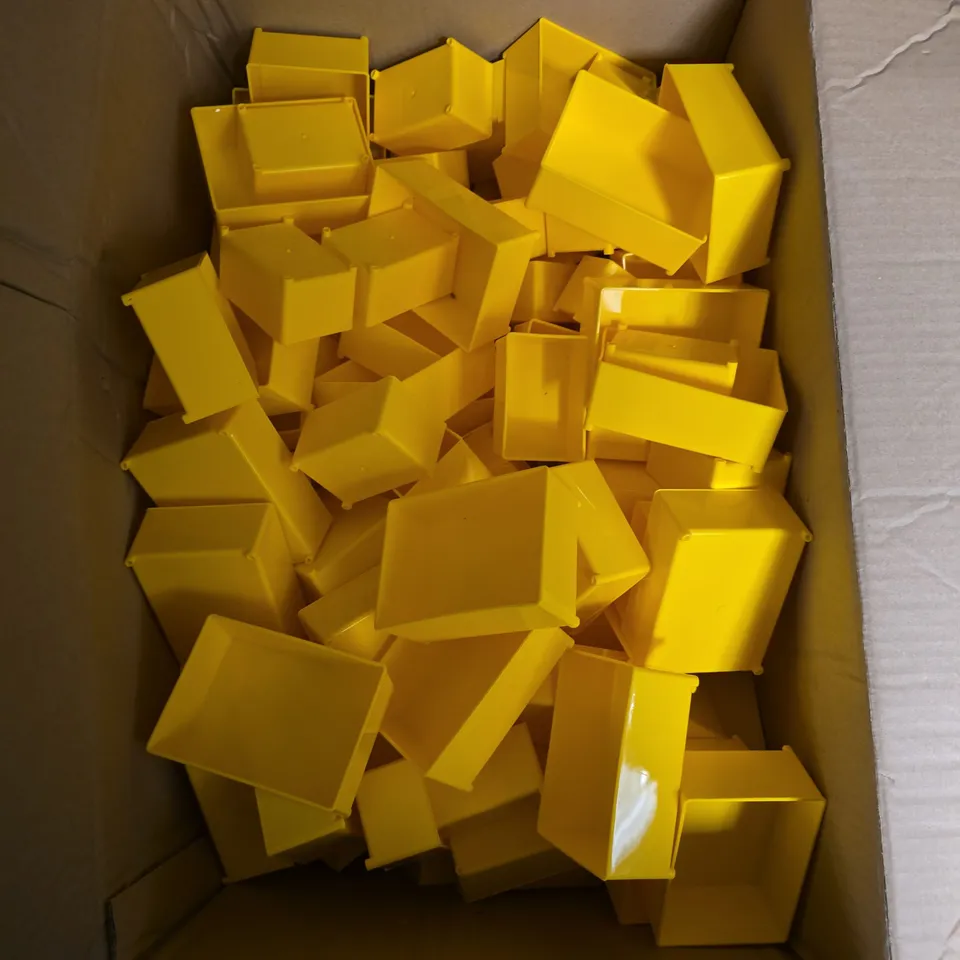 LARGE QUANTITY OF YELLOW PLASTIC STORAGE BOXES IN VARIOUS SIZES 