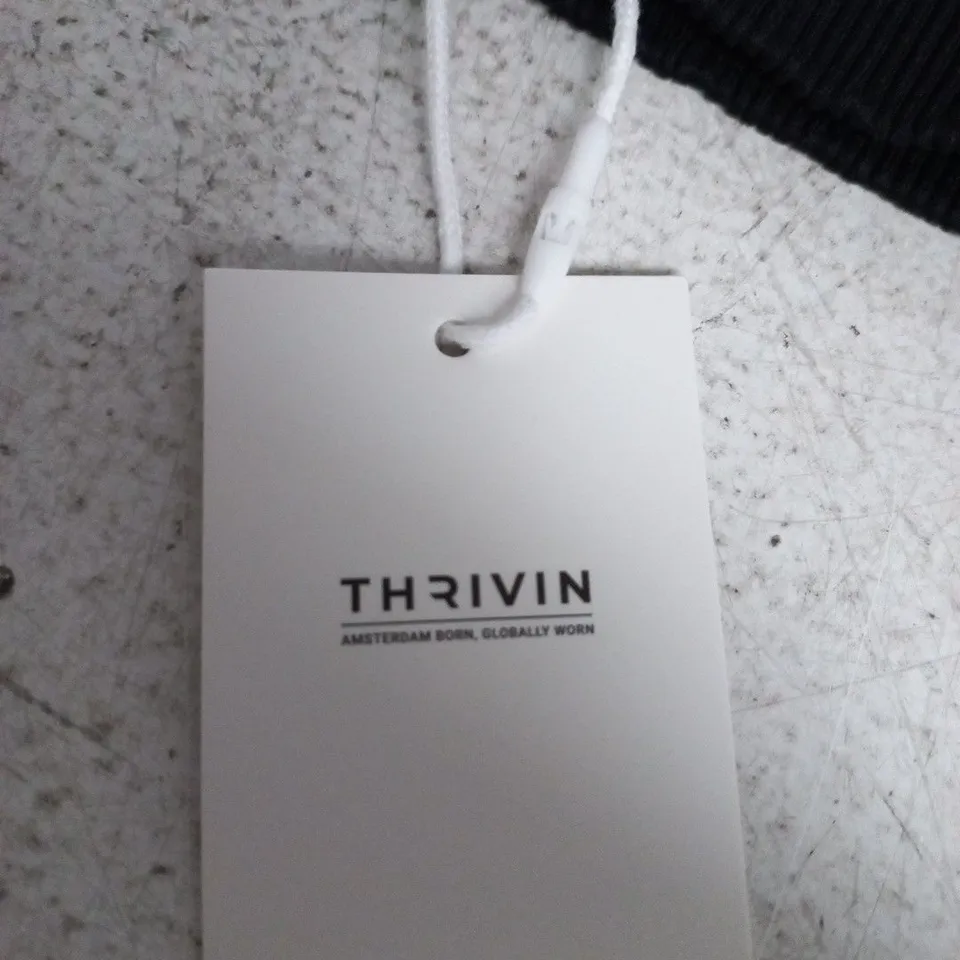 THRIVIN ELEVATE SCULPTING MID WAIST SCRUNCH SHORTS – NIGHT BLACK, SIZE S