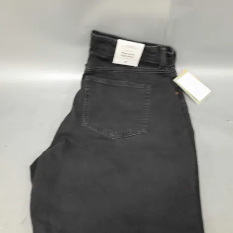 H&M HIGH WAITED MOM JEANS SIZE 14