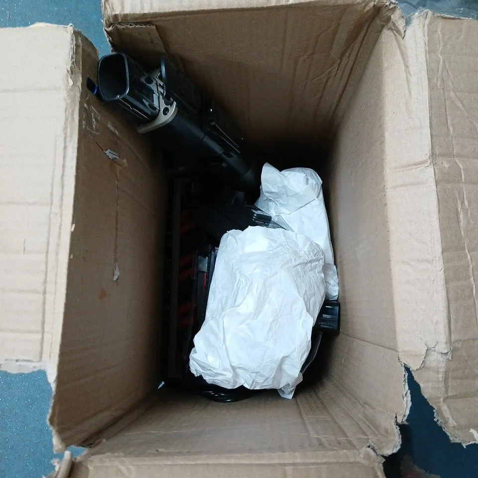 SHARK STRATOS CORDLESS VACUUM W/ ANTI HAIR WRAP & CLEAN SENSE IQ IZ400UKT