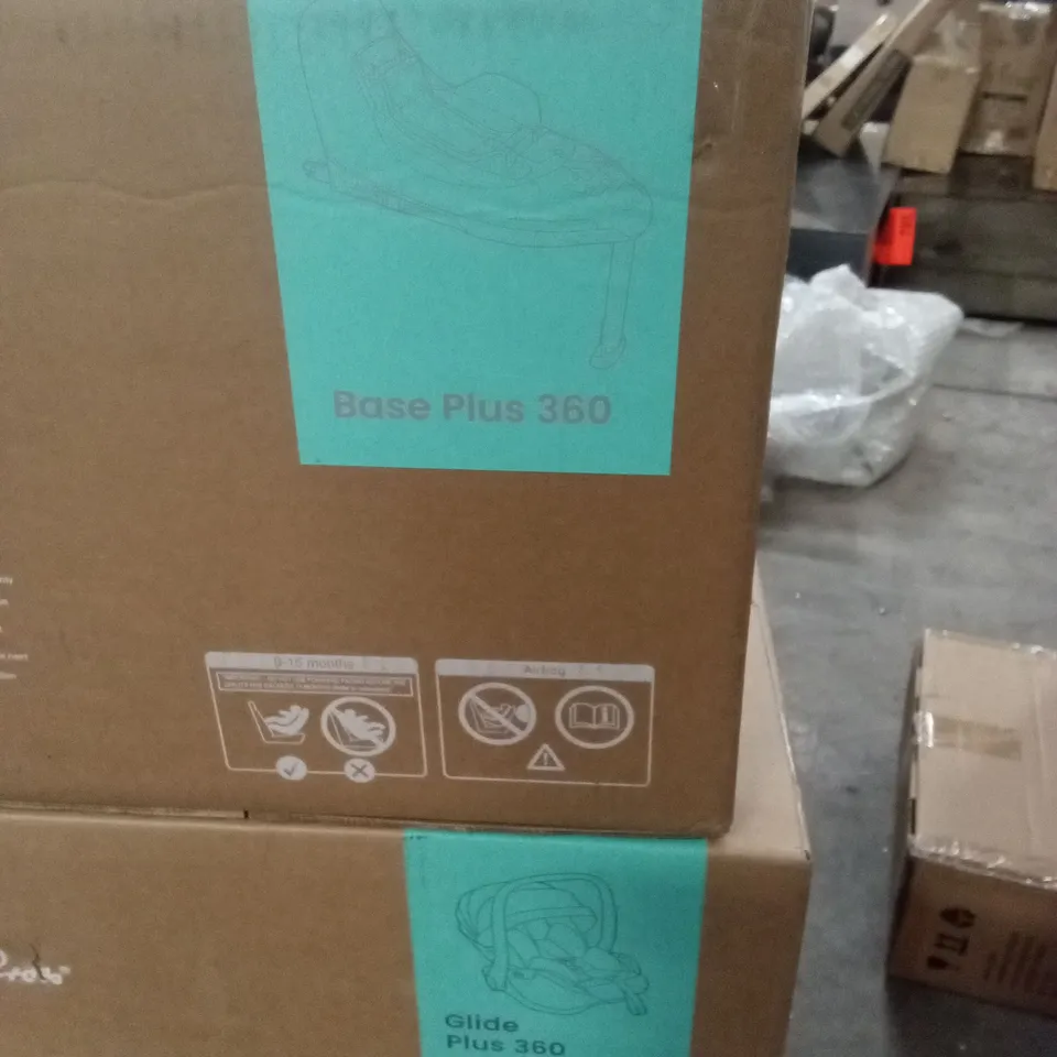 BOXED SILVER CROSS GLIDE PLUS CAR SEAT AND I-SIZE BASE (2 BOXES)