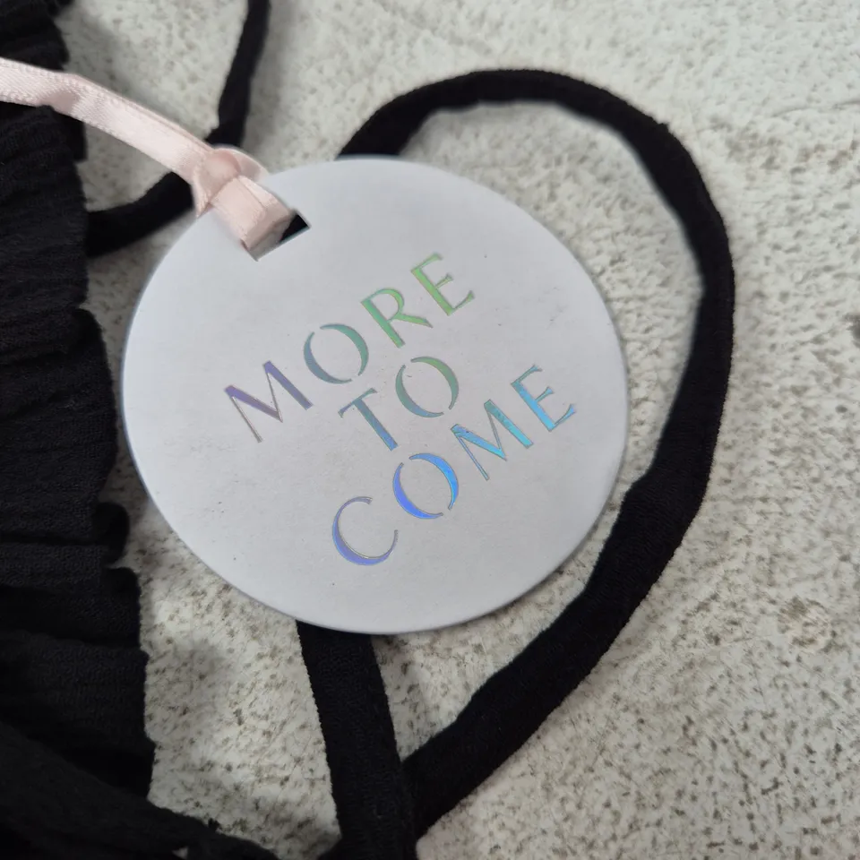 MORE TO COME BLACK RUCHED BANDEAU TOP – SIZE S