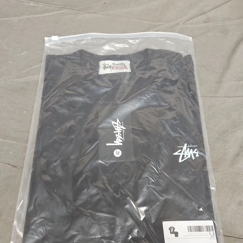 STÜSSY BLACK T-SHIRT – SIZE M