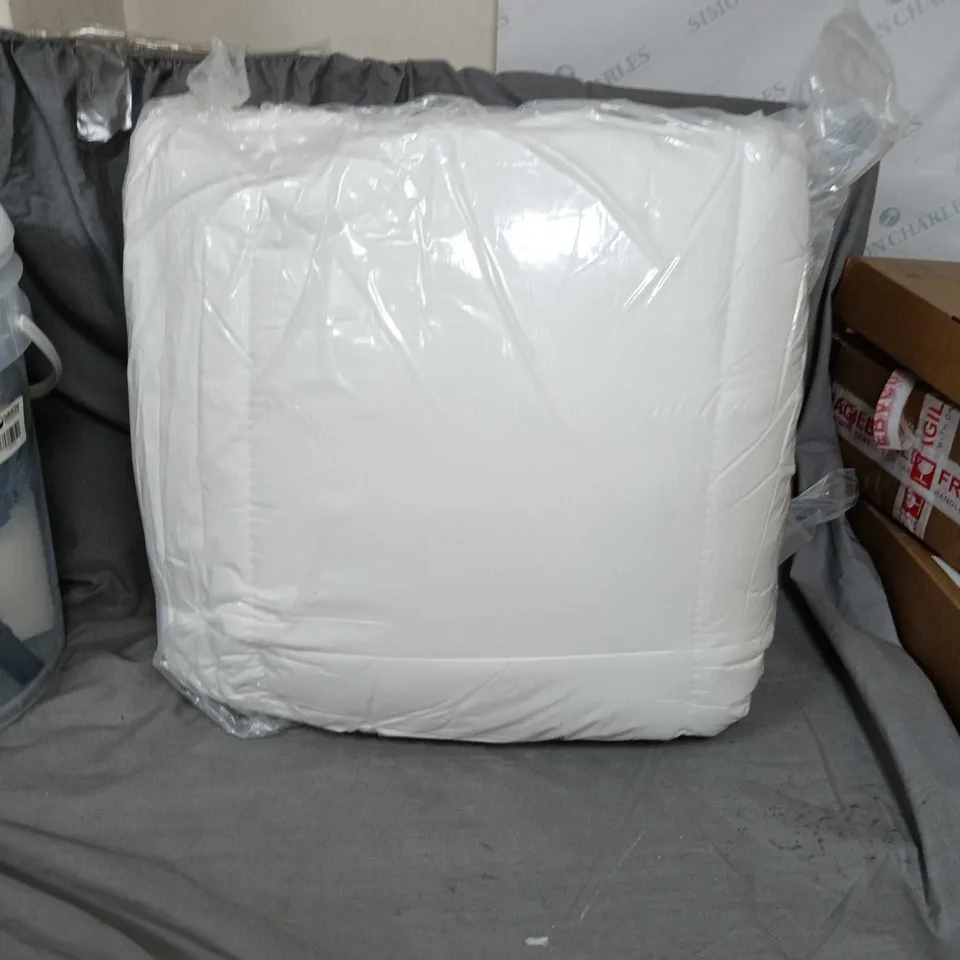 MATTRESS TOPPER – KING SIZE (150 X 200 CM), 10 CM THICK