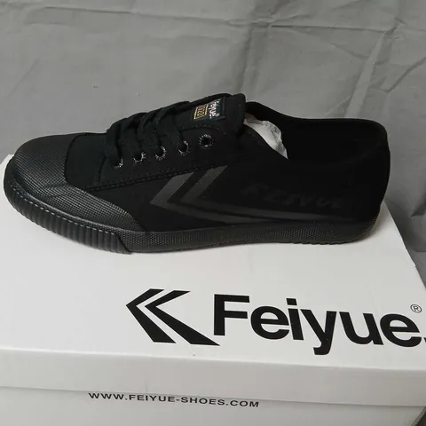 FEIYUE BLACK CANVAS SNEAKERS – UK 8 (MEN'S), BOXED WITH ORIGINAL BOX