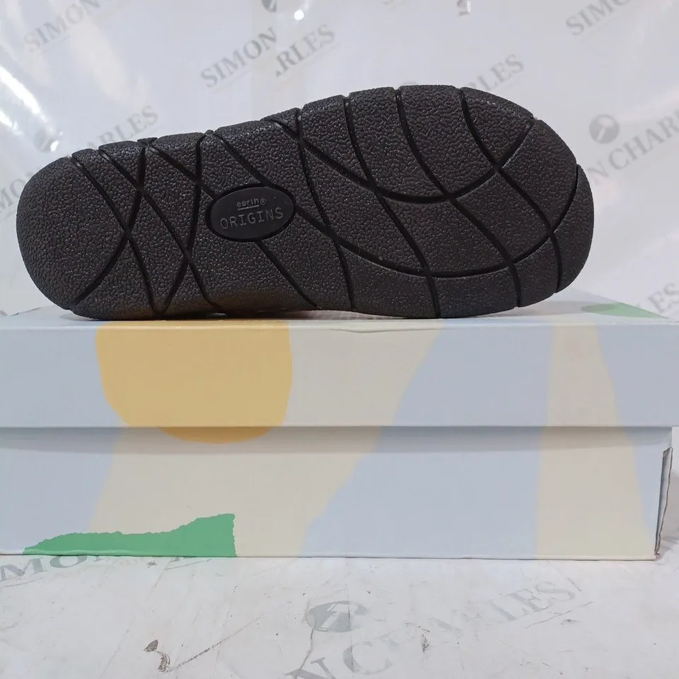 BOXED PAIR OF EARTH ORIGINS EMMALYN BOOTIES IN BEIGE - SIZE 6