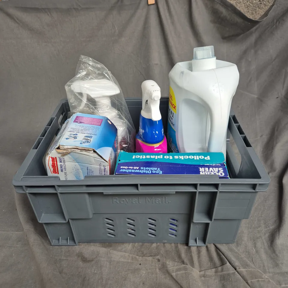 APPROXIMATELY 5 HOUSEHOLD CLEANING ITEMS TO INCLUDE FAIRY NON BIO, VARNISH CARPET AND UPHOLSTERY, DEMON FABRIC CLEANER ETC