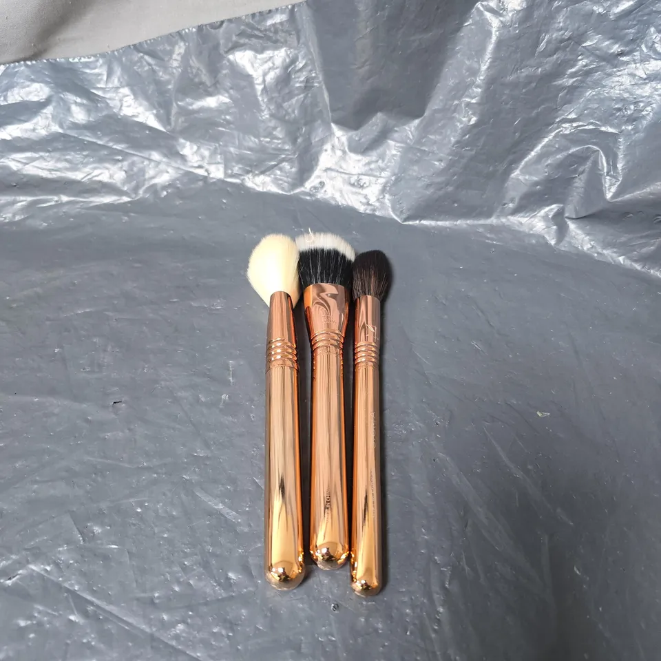 3 X SIGMA BEAUTY BAG CONTAINING 3 BRUSH SET 