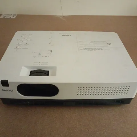 SANYO PROJECTOR