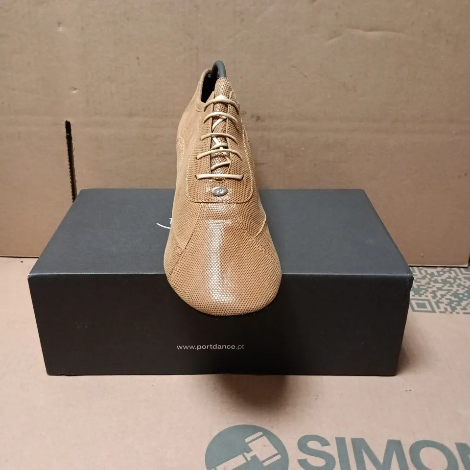 PORTDANCE PD705 SOFT CAMEL SUEDE DANCE SHOES, UK 8 (EU 42) – BOXED