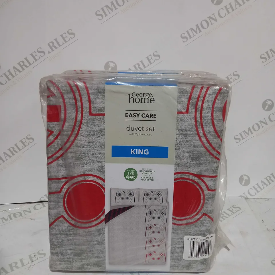 BRAND NEW BOX OF APPROX 4 BRAND NEW EASY CARE DUVET SET WITH 2 PILLOW CASES - KING SIZE