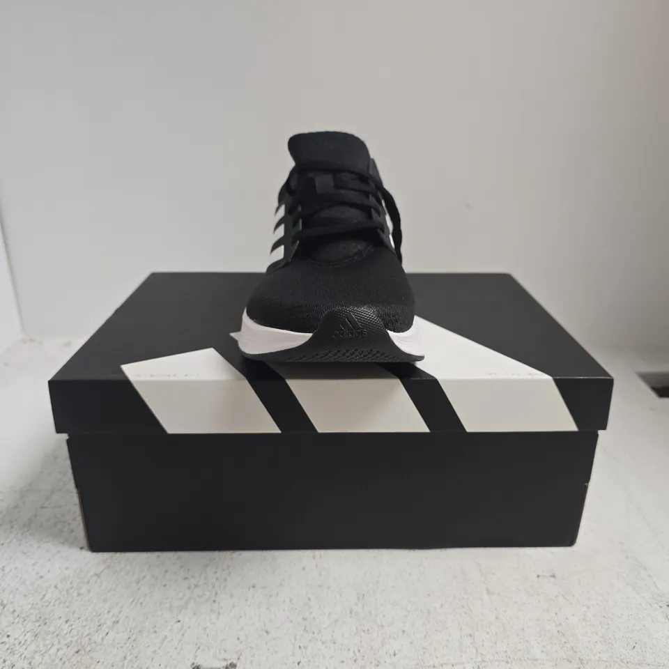 BOXED PAIR OF ADIDAS GALAXY 6 TRAINERS IN BLACK/WHITE SIZE UK 9