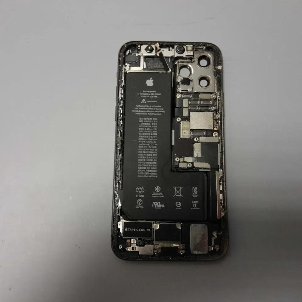 IPHONE 11 PRO (MISSING SCREEN)