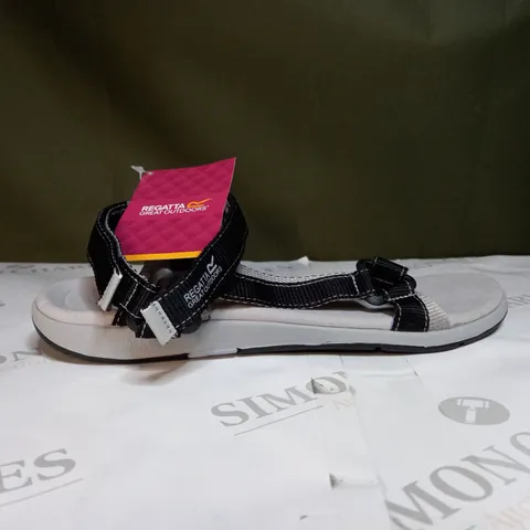 REGATTA LADY SANTA SOL SANDALS SIZE 7