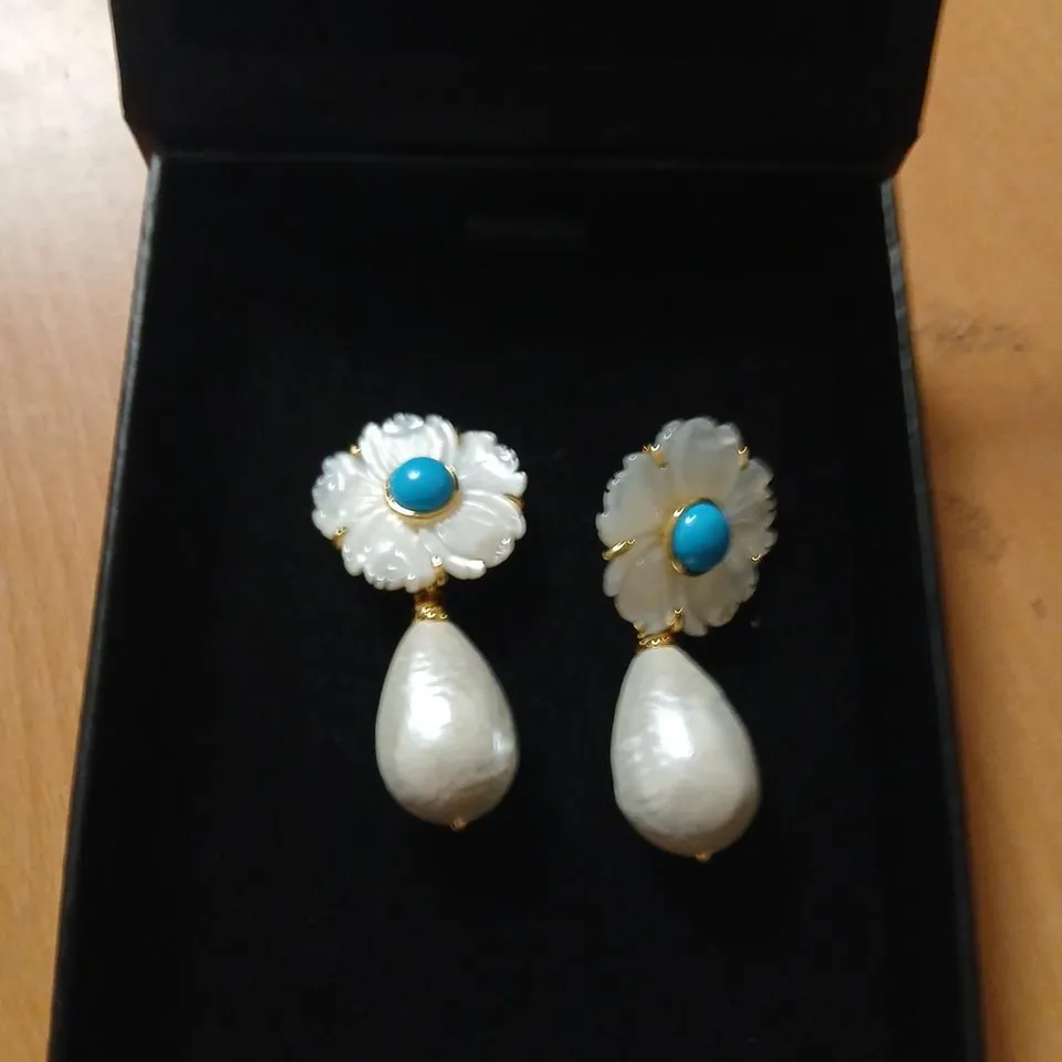 BUTLER & WILSON SHELL FLOWER EARRINGS 