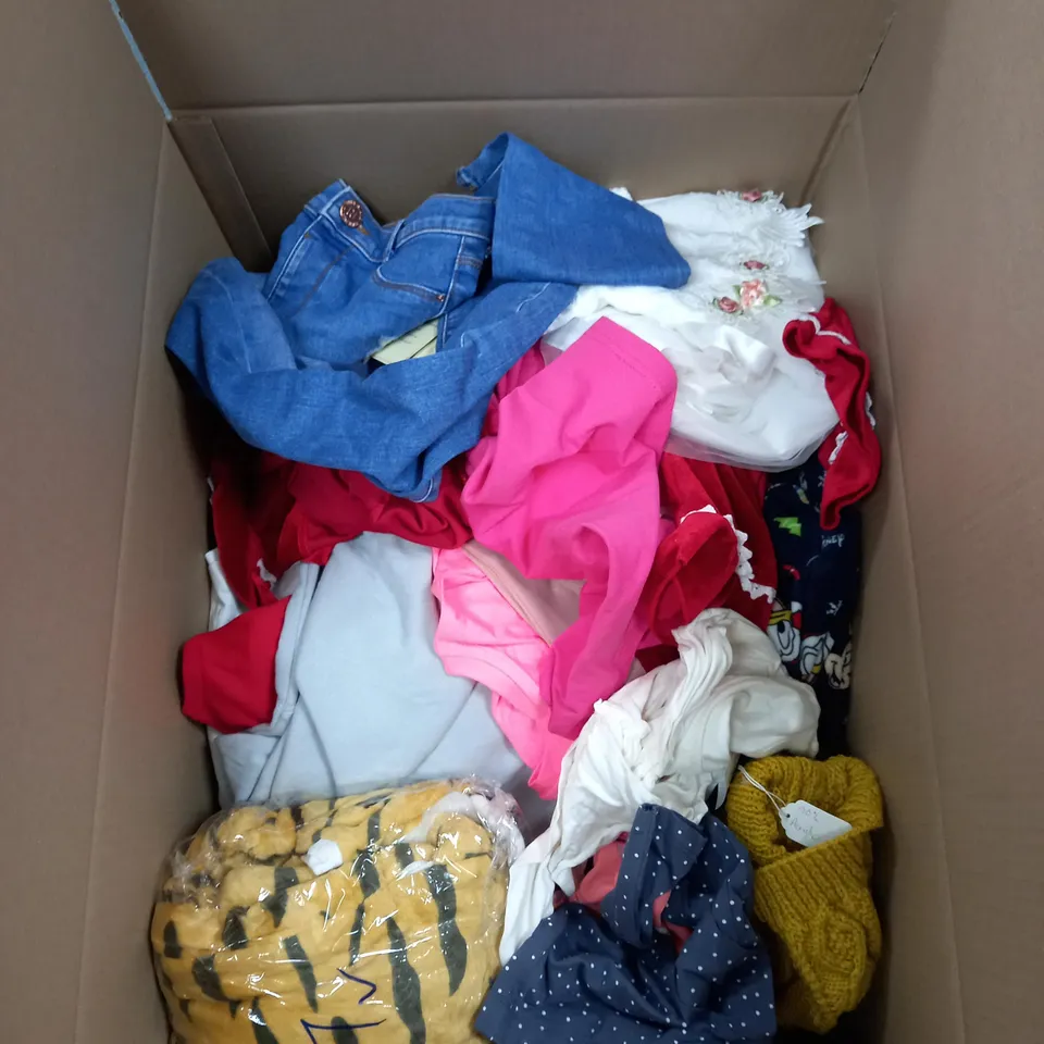 MEDIUM  BOX OF ASSORTED KIDS CLOTHING ITEMS TO INCLUDE BAGS, BABY GROWS AND DRESSES