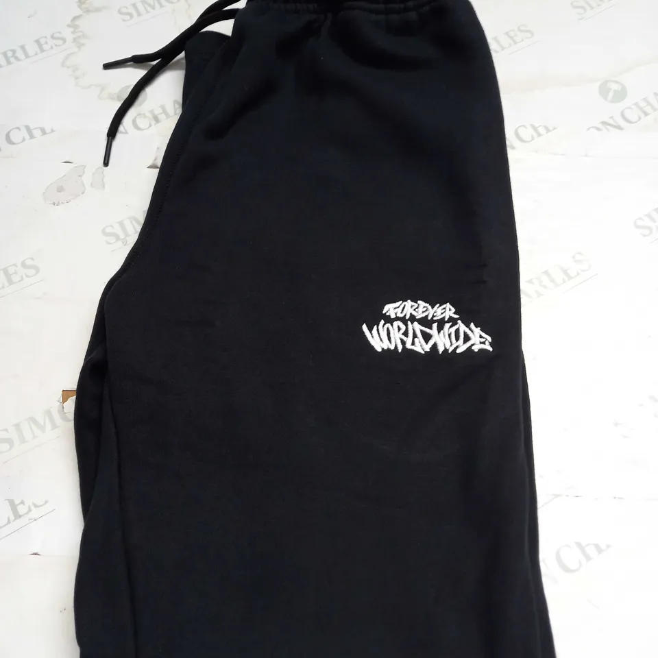 WORLDWIDE SWEAT PANTS - SIZE M