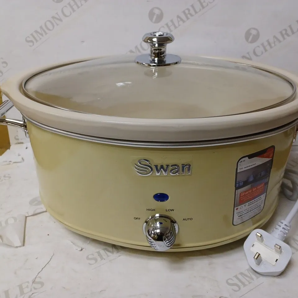 SWAN RETRO SLOW COOKER 6.5L