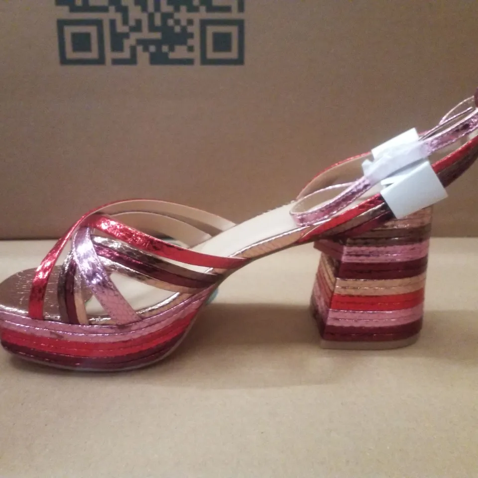 BOX CONTAINING APPROXIMATELY 6 BRAND NEW PAIRS OF SIMPLY BE MULTI PLATFORM HEEL EX WIDE - SIZE 7