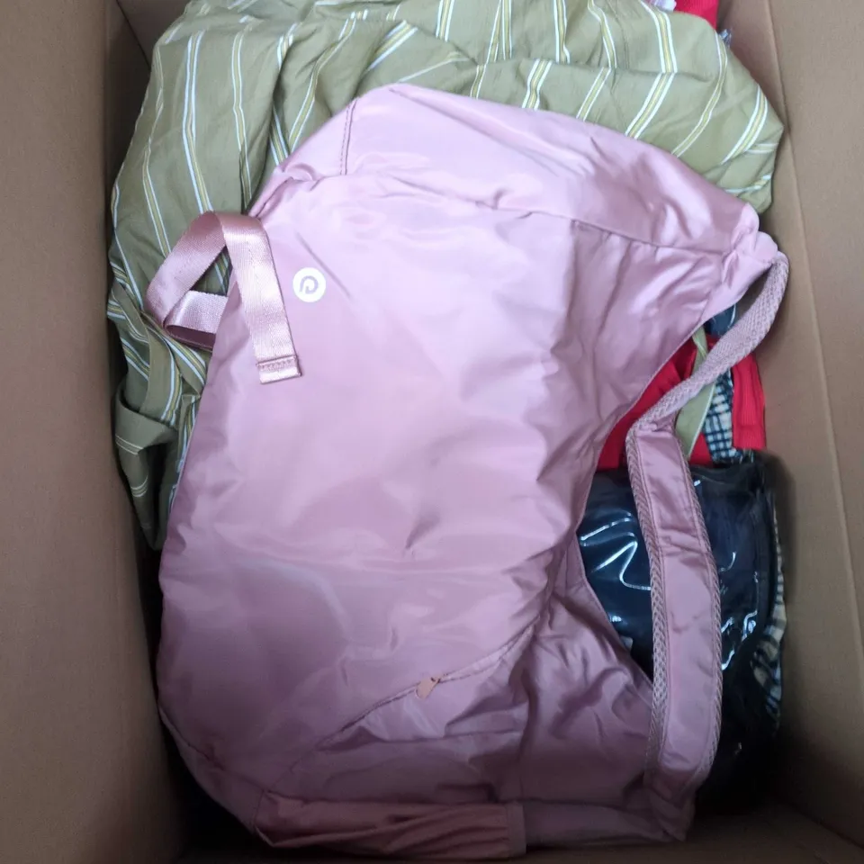 BOX OF APPROXIMATELY 25 ASSORTED CLOTHING ITEMS TO INCLUDE: BEIGE TSHIRT AND DOG CAP