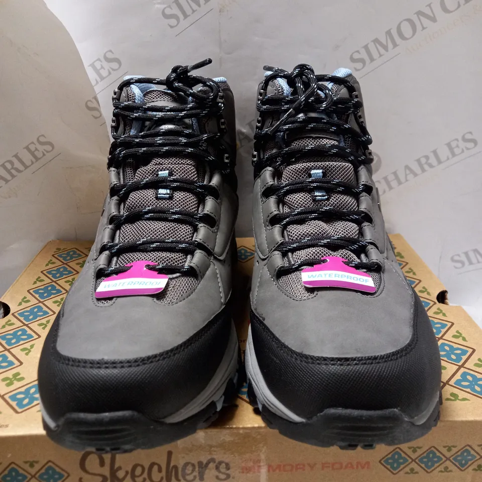 SKECHERS CHARCOAL HIKER BOOTS - SIZE 8
