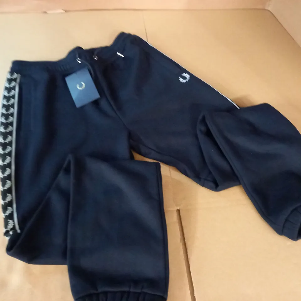 FRED PERRY PANELLED TAPED TRACK PANTS IN NAVY - S
