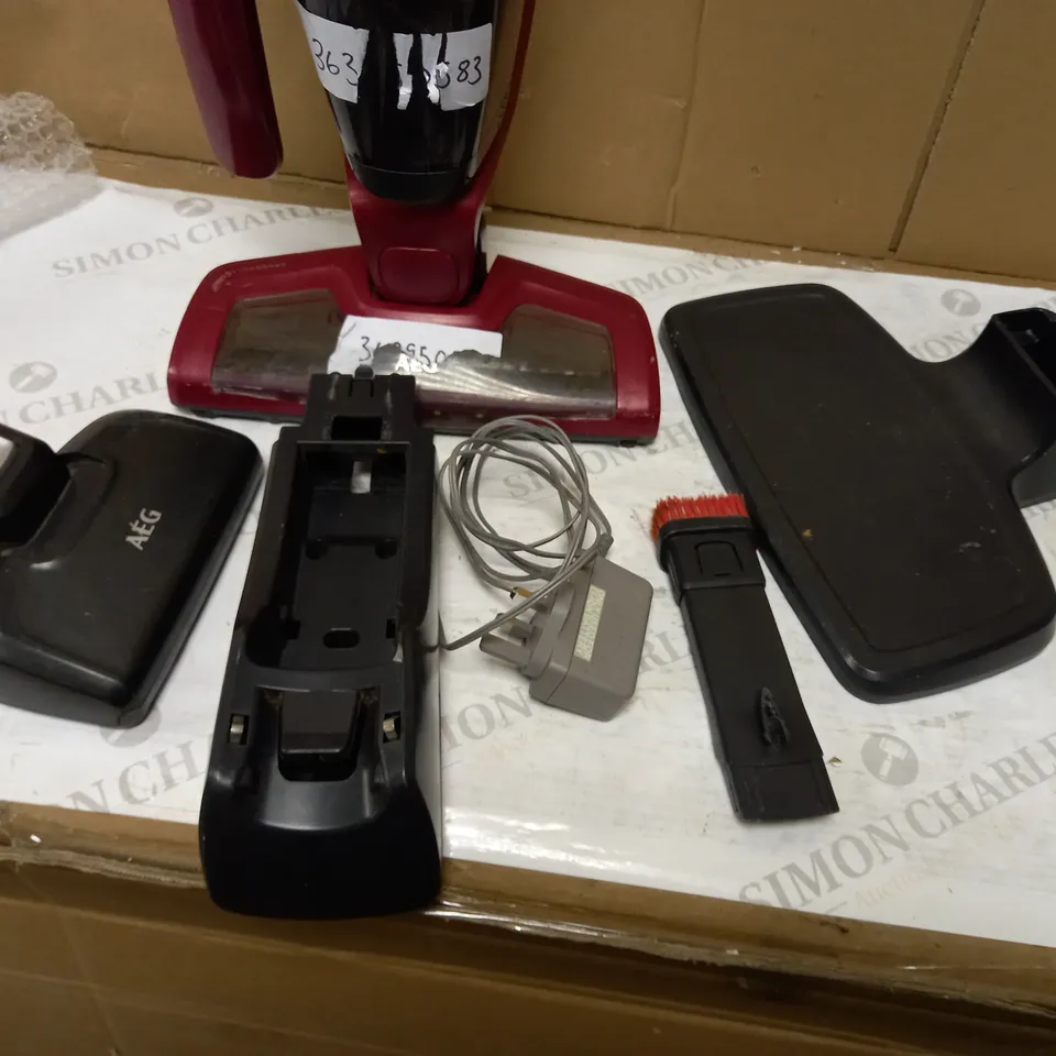 AEG ANIMAL 2 IN 1  CORDLESS VACUUM CLEANER 