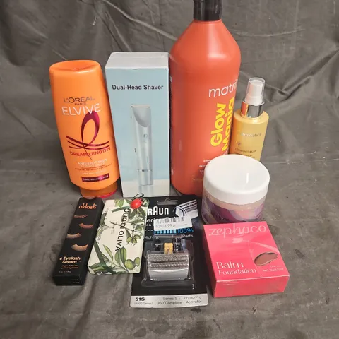 APPROXIMATELY 20 ASSORTED HEALTH & BEAUTY PRODUCTS TO INCLUDE - UKLASH EYELASH SERUM - MATRIX GLOW MANIA CONDITIONER - NUTRIMETICS TONING LOTION - ETC