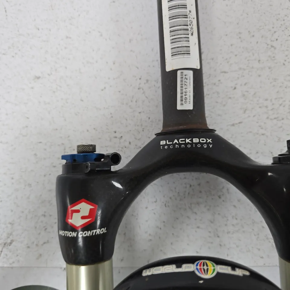 ROCKSHOX FRONT SUSPENSION FORK – MOTION CONTROL, BLACKBOX TECHNOLOGY