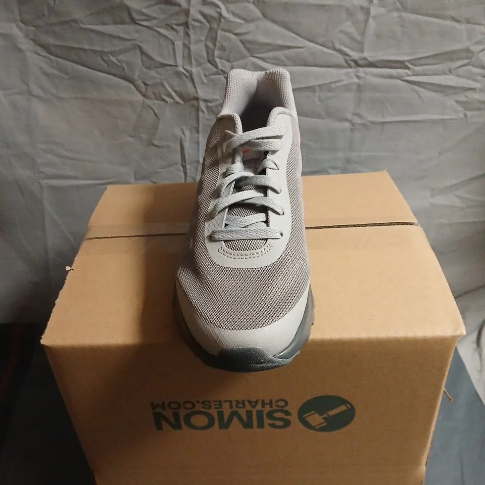 NIKE GREY RUNNING SNEAKERS WITH ORANGE SWOOSH – SIZE 8.5