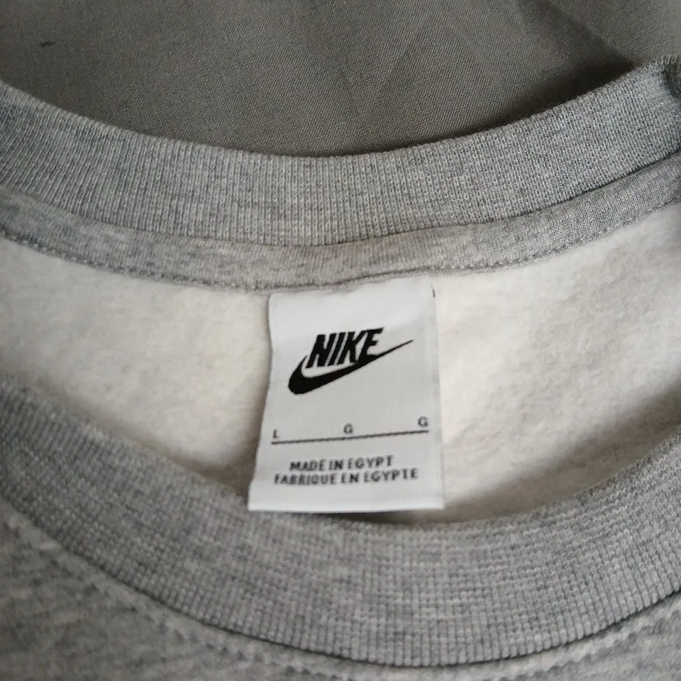 NIKE GREY SWEATSHIRT – UK SIZE L – MADE IN EGYPT