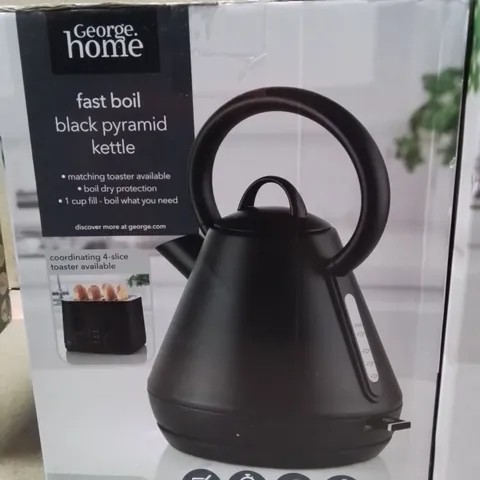 BOXED FAST BOIL BLACK PYRAMID KETTLE