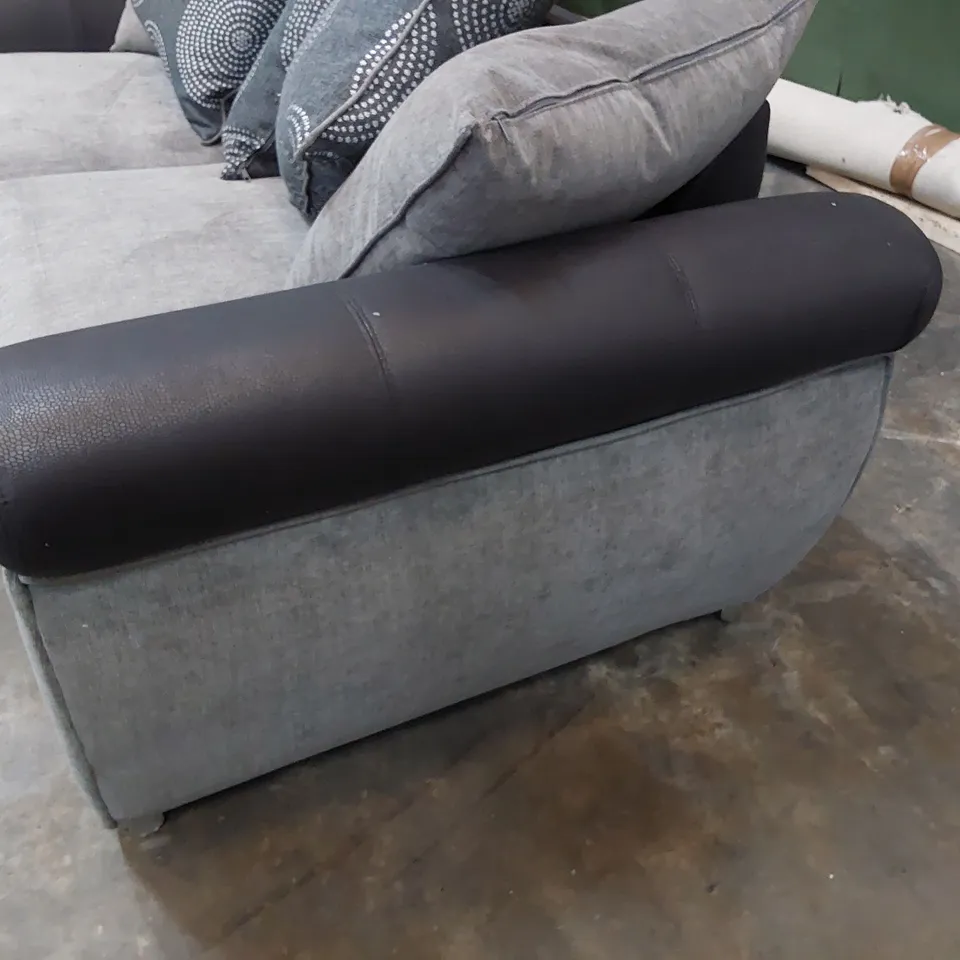 DESIGNER THREE SEATER SOFA WITH SCATTER CUSHIONS BLACK FAUX LEATHER & GREY FABRIC 