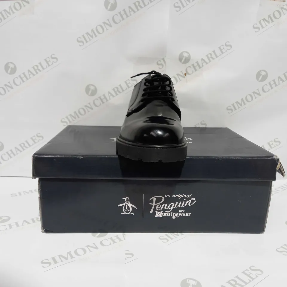 PENGUIN BY MUNSINGWEAR BLACK HIGH SHINE IN BLACK LEATHER - UK 7