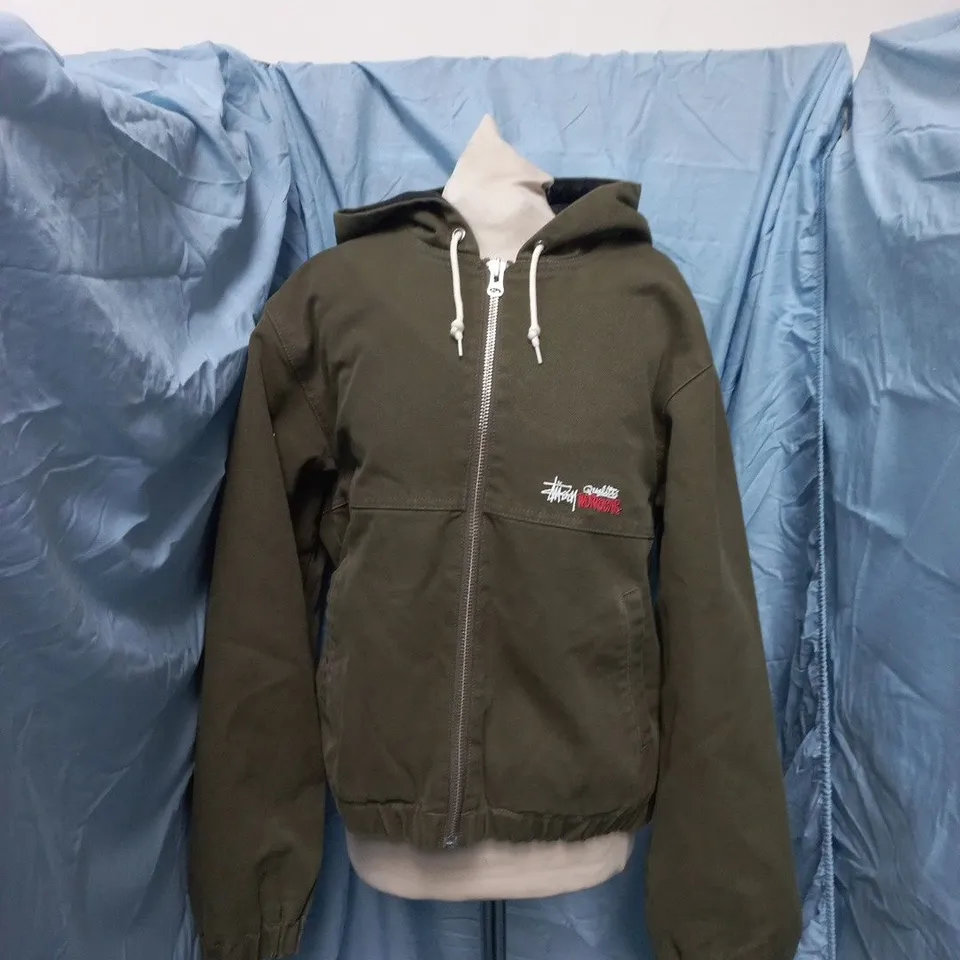 STUSSY QUALITY WORK GEAR HOODIE JACKET – OLIVE, UK S