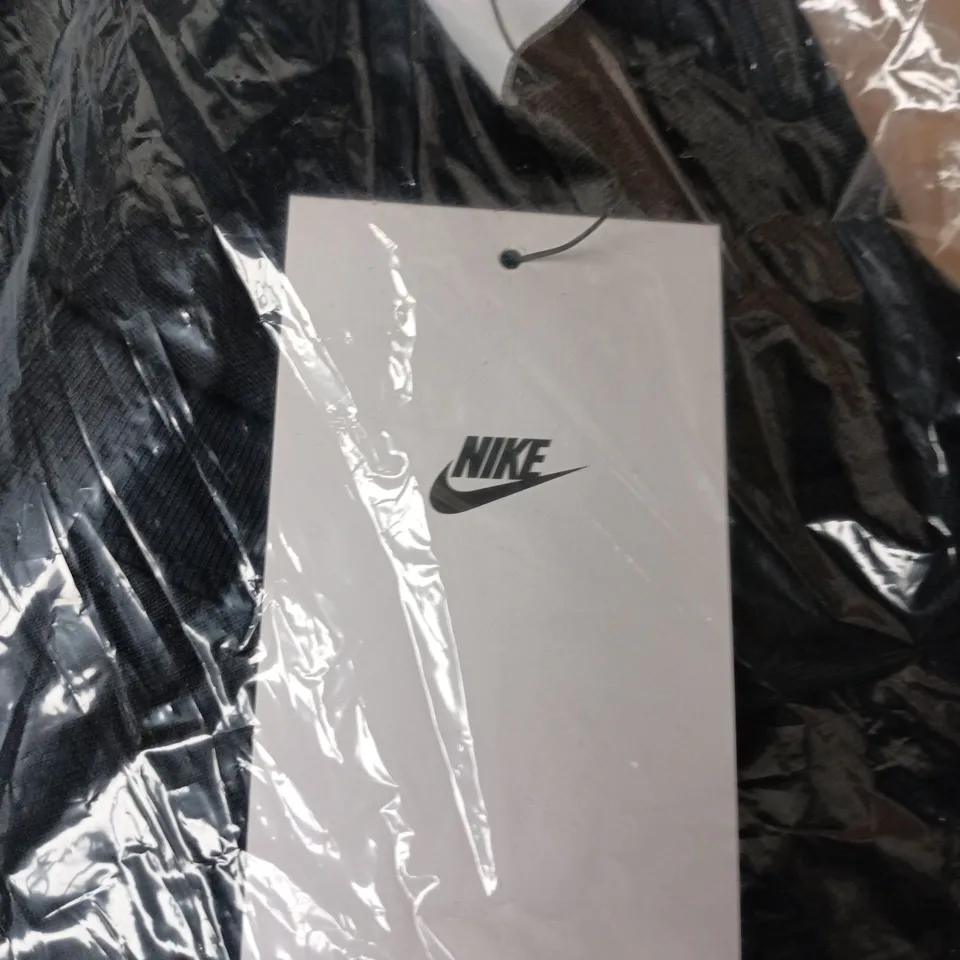 NIKE STREET TEE BLACK – MEN'S XXL – LOOSE FIT
