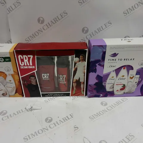 APPROXIMATELY 8 BOXED COSMETIC SETS TO INCLUDE DOVE TIME TO PAMPER, DOVE TIME TO RELAX, AND CR7 SET ETC.