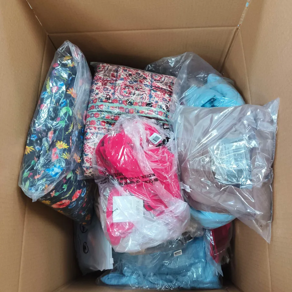 BOX OF APPROXIMATELY 20 ASSORTED CLOTHING ITEMS TO INCLUDE MUDFLOWER, LA MAREY, MARINA KANEVA ETC