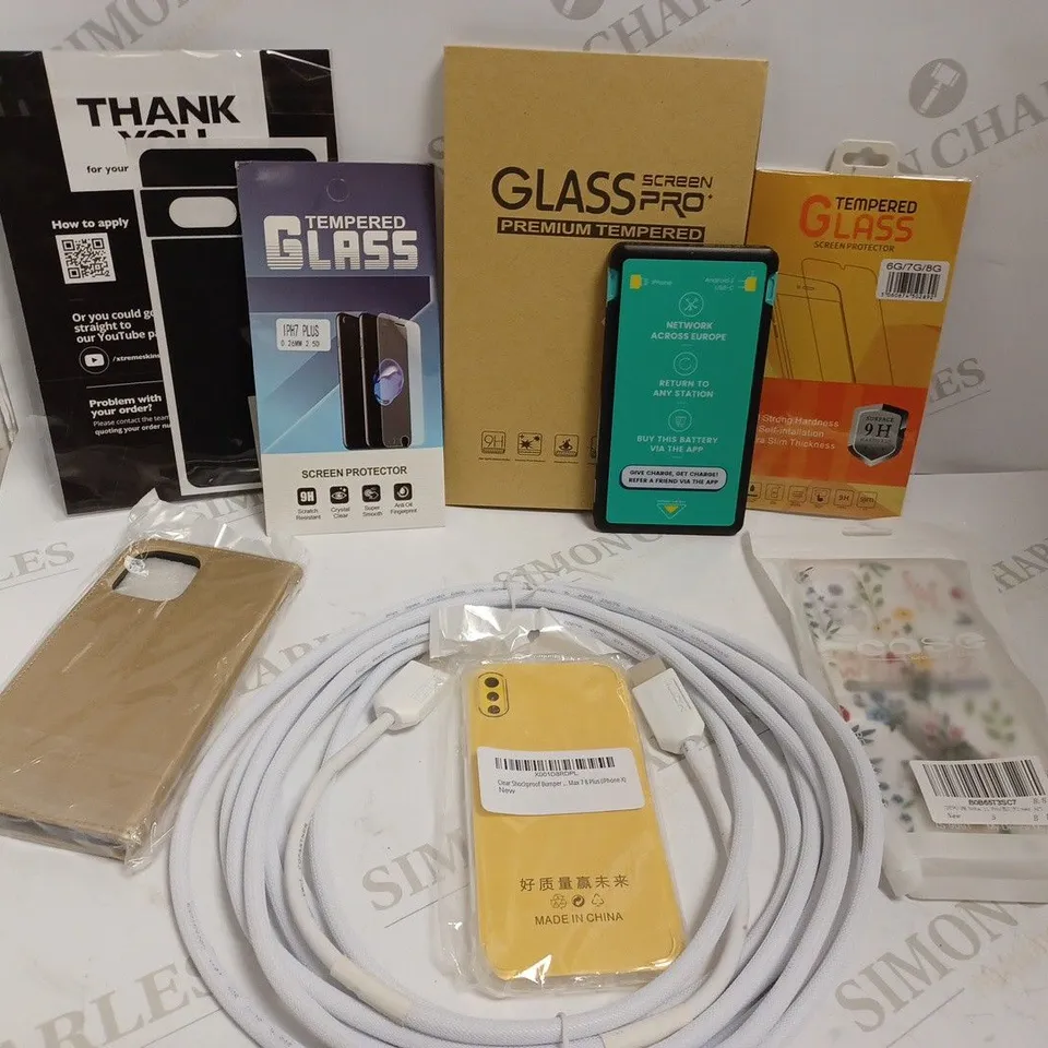 BOX OF APPROX 20 ITEMS INCLUDING ASSORTED PHONE CASES, CHARGING CABLES AND SCREEN PROTECTORS